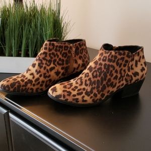 Booties- Cool leopard print